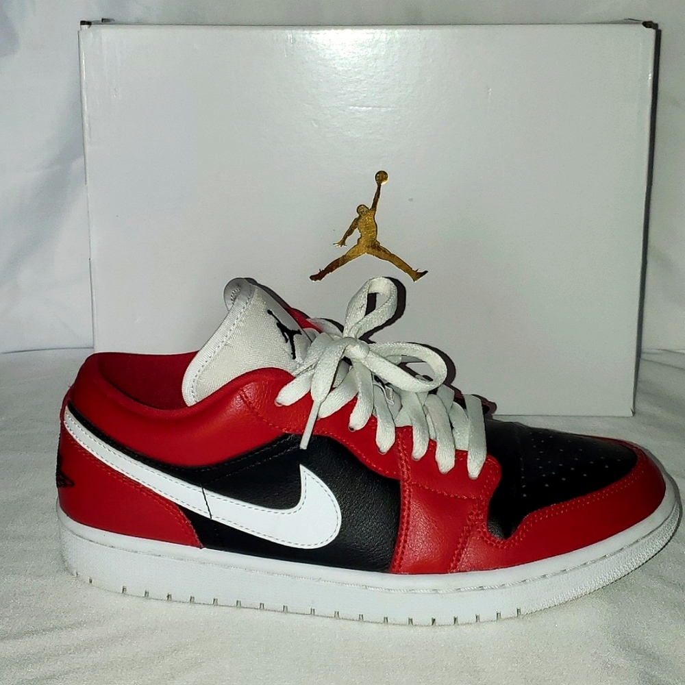 Air Jordan 1 Low Chicago